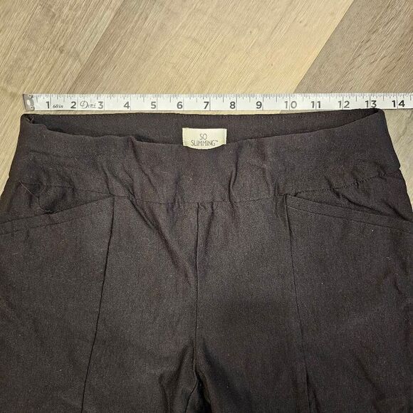 SO SLIMMIMG Chico's women's Stretchy Pants size 0 Short - Picture 6 of 7